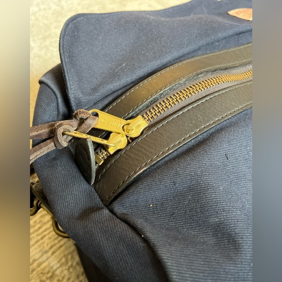 Filson Medium Navy Duffle - EUC - Picture 9 of 14